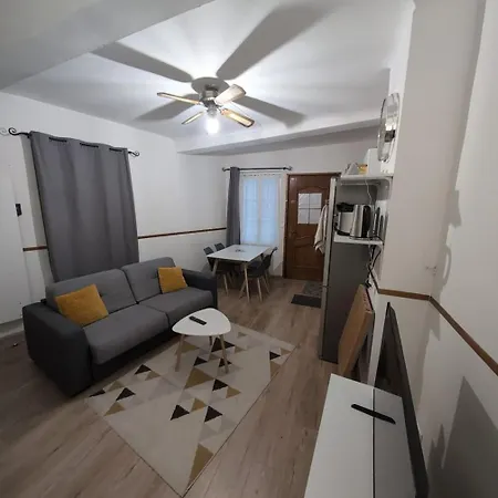 Charming House:comfort, Queen Size Bed, Work Area 펜션 *