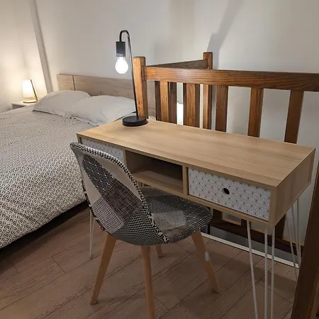 펜션 Charming House:comfort, Queen Size Bed, Work Area 생디지에