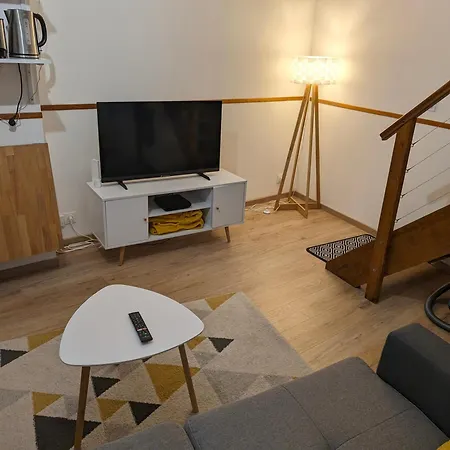 Charming House:comfort, Queen Size Bed, Work Area