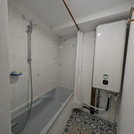 Charming House:comfort, Queen Size Bed, Work Area 펜션