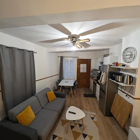 펜션 Charming House:comfort, Queen Size Bed, Work Area *