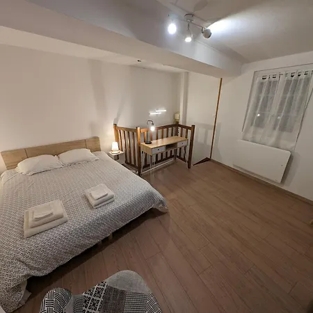 펜션 Charming House:comfort, Queen Size Bed, Work Area 생디지에